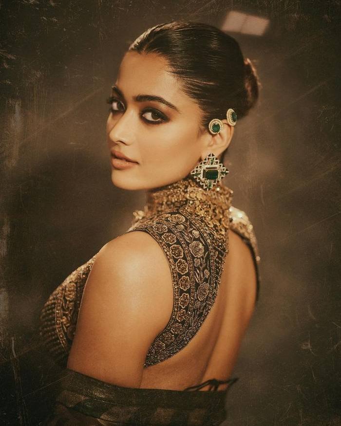 rashmika mandanna_teluguvox_7